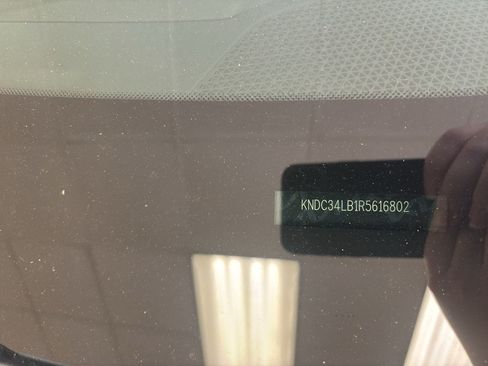 Used 2024 Kia EV6 Light RWD image 35