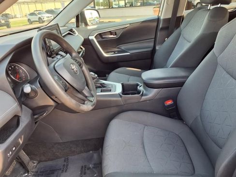 Used 2022 Toyota RAV4 XLE image 12