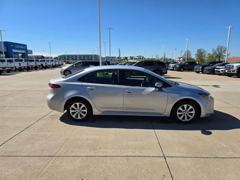 Used 2026 Toyota Corolla LE FWD image 9