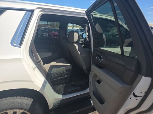 Used 2021 GMC Yukon SLT w/ SLT Luxury Plus Package AWD/4WD image 40