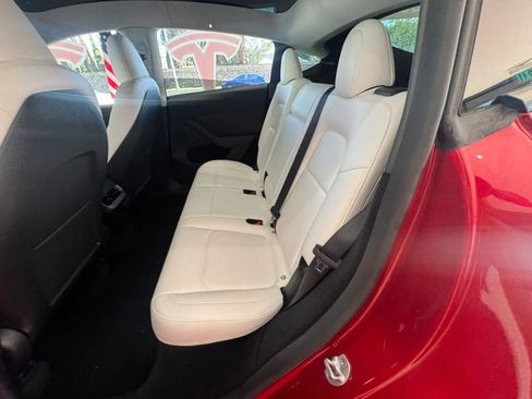 Used 2024 Tesla Model Y Long Range AWD/4WD image 12