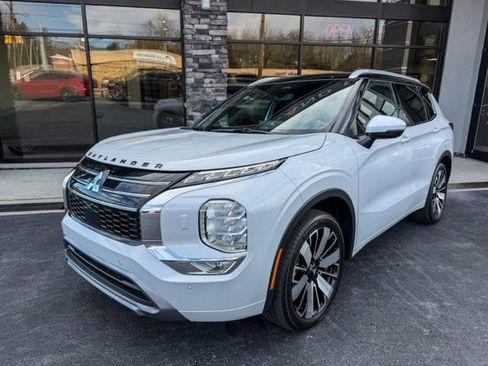 Used 2025 Mitsubishi Outlander SEL image 20