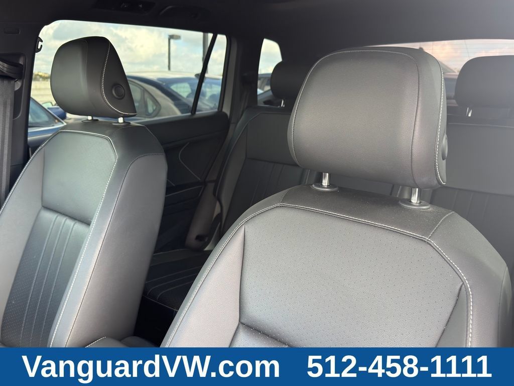Used 2023 Volkswagen Tiguan SE R-Line FWD image 12