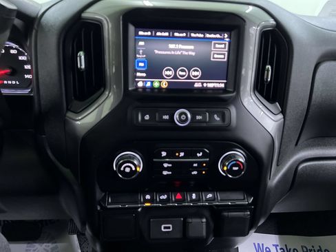 Used 2020 Chevrolet Silverado 1500 Custom w/ Custom Value Package AWD/4WD image 22