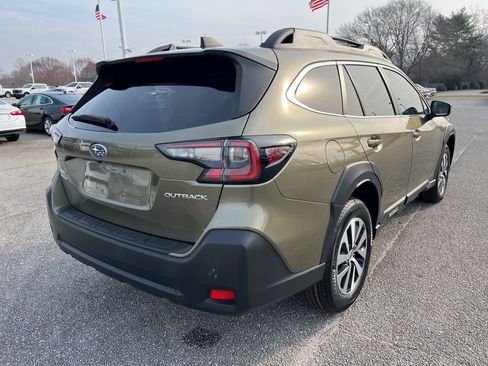 Used 2024 Subaru Outback Premium image 5
