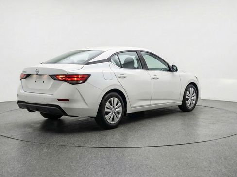 Used 2025 Nissan Sentra S image 9