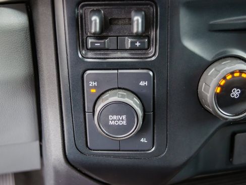 Used 2023 Ford F350 XLT image 22