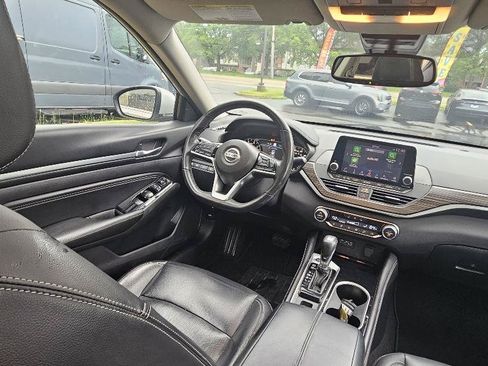 Used 2020 Nissan Altima 2.5 SL FWD image 11