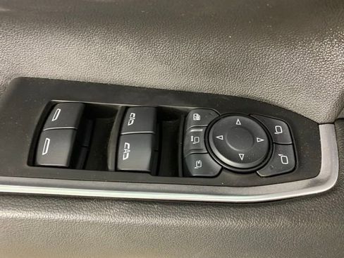 Used 2025 GMC Sierra 2500 SLT w/ SLT Convenience Package AWD/4WD image 28