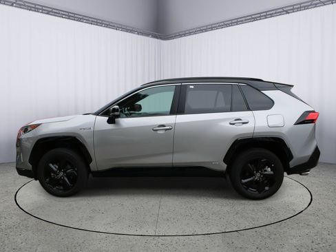 Used 2021 Toyota RAV4 XSE w/ XSE Grade Weather Package AWD/4WD image 4