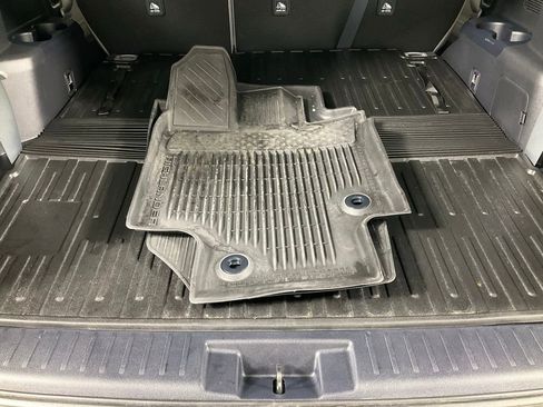 Used 2023 Toyota Highlander LE image 26