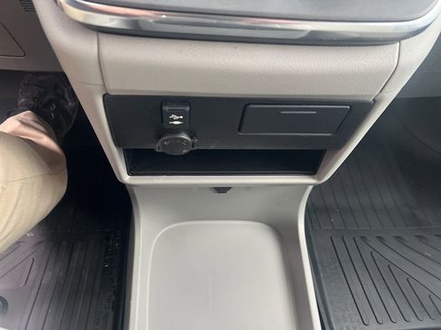 Used 2019 Toyota Sienna LE image 51