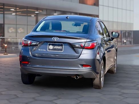 Used 2019 Toyota Yaris LE image 3