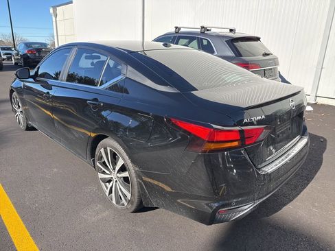 Used 2020 Nissan Altima 2.5 SR w/ Premium Package image 5