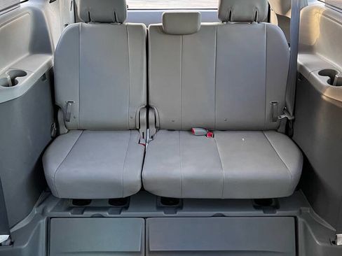 Used 2015 Toyota Sienna XLE Premium image 27