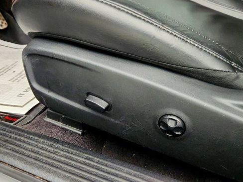 Used 2018 Dodge Challenger GT w/ Driver Convenience Group image 11