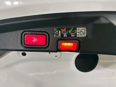 Used 2023 Mercedes-Benz E 53 AMG 4MATIC Cabriolet image 33