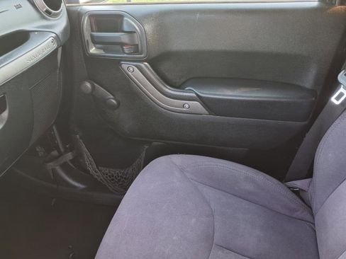 Used 2013 Jeep Wrangler Freedom Edition image 18