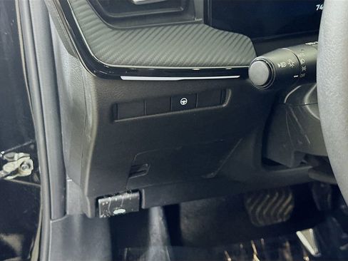 Used 2025 Nissan Kicks SR AWD/4WD image 22
