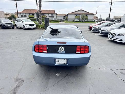 Used 2006 Ford Mustang Coupe RWD image 4