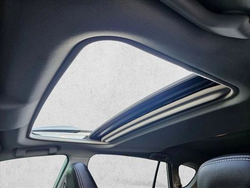 Used 2014 Toyota RAV4 Limited image 16