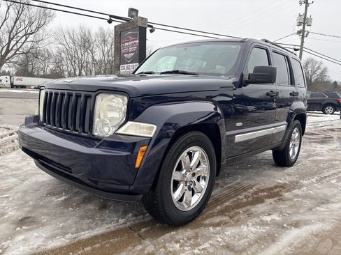 Used 2012 Jeep Liberty Sport image 3