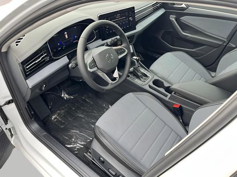 New 2025 Volkswagen Jetta SE image 11