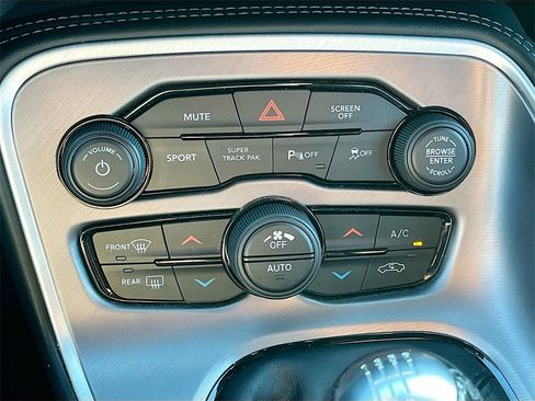 Used 2022 Dodge Challenger R/T image 16