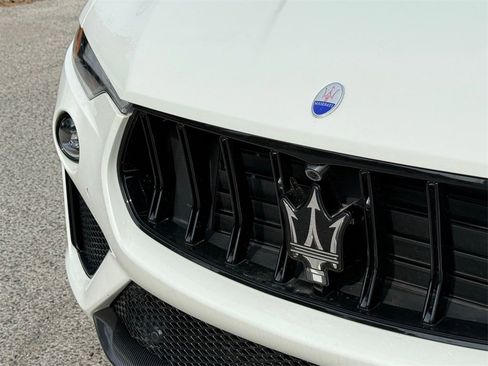 Used 2023 Maserati Levante Modena image 5