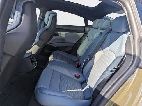 Used 2022 Audi e-tron GT Prestige image 19