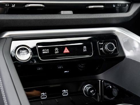 New 2025 Audi Q5 Premium Plus image 18