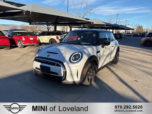 Used 2024 MINI Cooper SE image 1