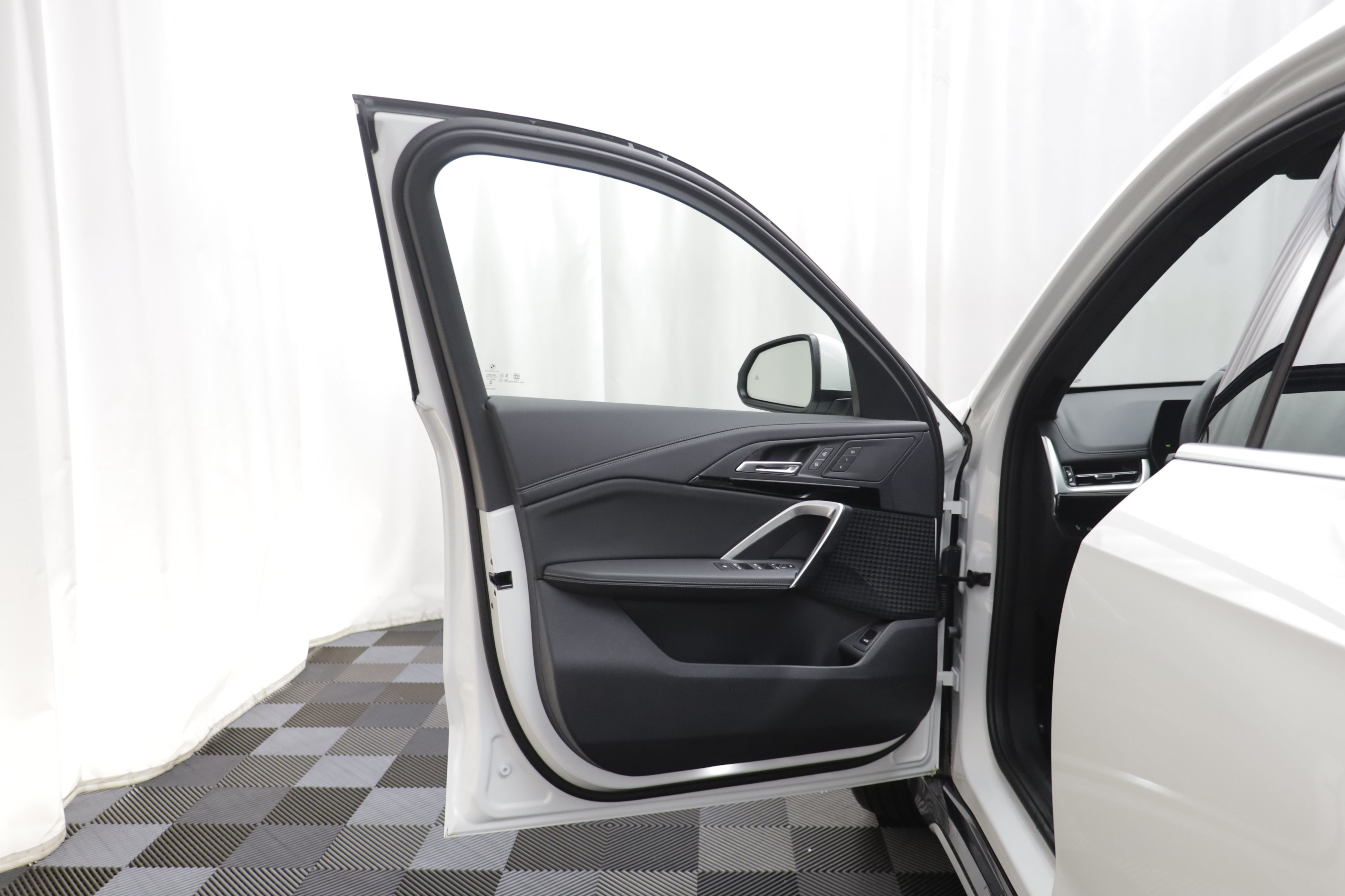 New 2027 BMW X1 xDrive28i AWD/4WD image 5
