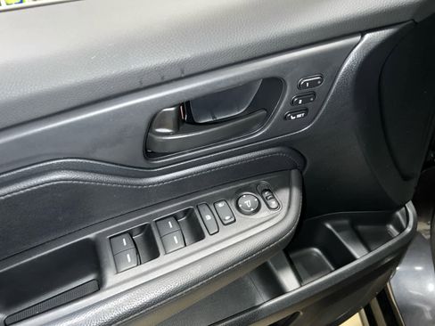 Used 2023 Honda Odyssey EX-L image 17
