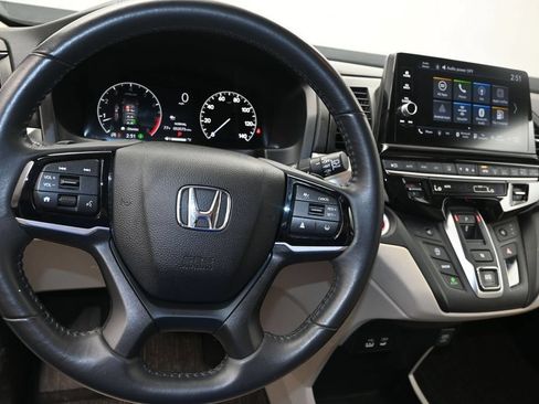 Used 2025 Honda Odyssey EX-L image 19
