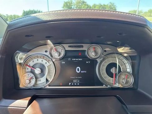 Used 2018 RAM 3500 Laramie Longhorn AWD/4WD image 11