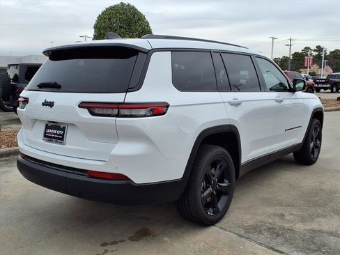 New 2025 Jeep Grand Cherokee L Altitude RWD image 4