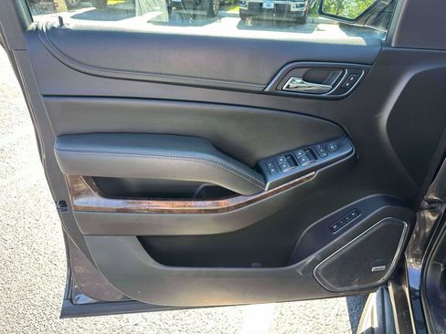 Used 2018 Chevrolet Tahoe LT w/ Luxury Package AWD/4WD image 16