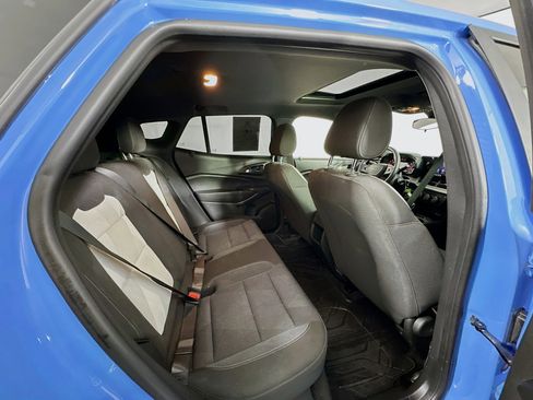 Used 2024 Chevrolet Trax RS w/ Sunroof Package image 30