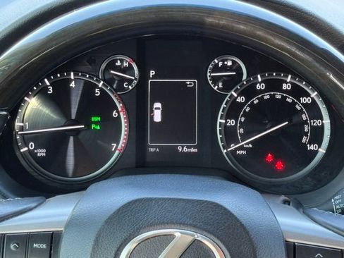 Used 2020 Lexus GX 460 Premium image 3