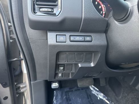 Used 2024 Nissan Frontier Pro-X image 24