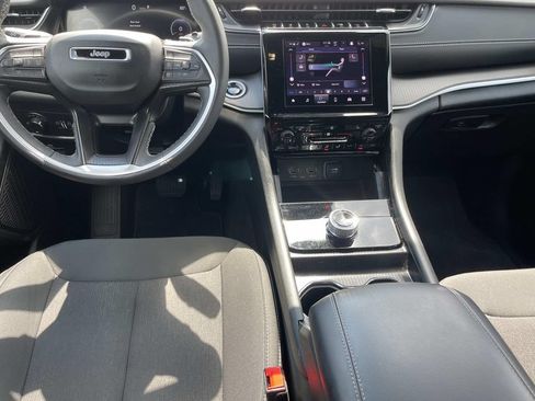 Used 2025 Jeep Grand Cherokee L Laredo w/ Luxury Tech Group I AWD/4WD image 9
