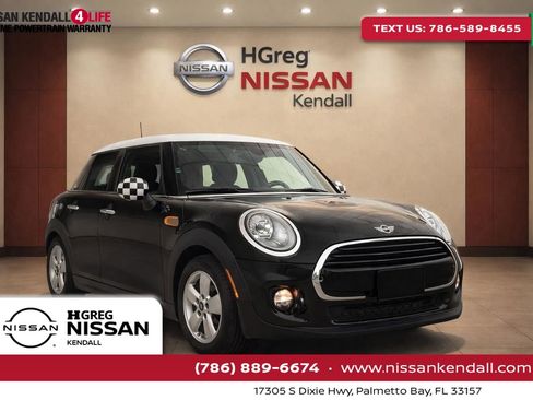 Used 2017 MINI Cooper 4-Door Hardtop FWD image 1