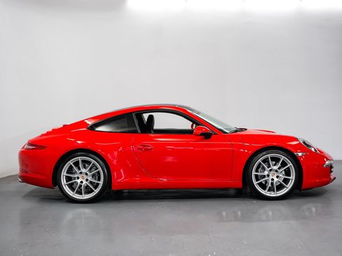 Used 2014 Porsche 911 Carrera RWD image 2