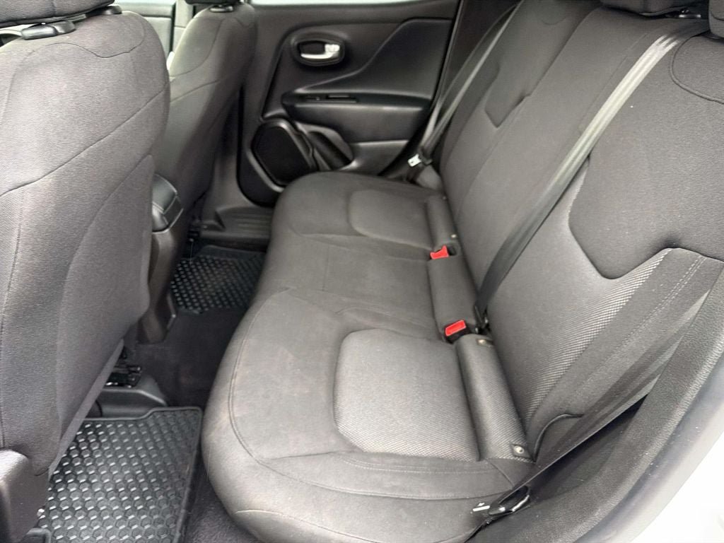 Used 2023 Jeep Renegade Latitude AWD/4WD image 20