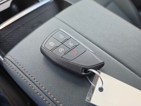 Used 2026 GMC Terrain AT4 w/ LPO, Floor Liner Package AWD/4WD image 33