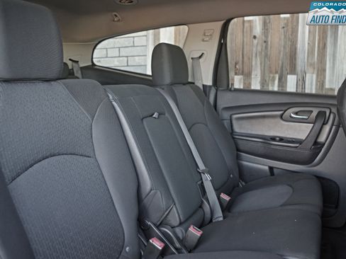 Used 2012 Chevrolet Traverse LT image 21