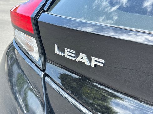 Used 2022 Nissan Leaf SV FWD image 11