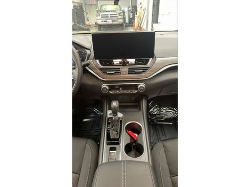 New 2025 Nissan Altima 2.5 SV w/ SV Special Edition Package image 9