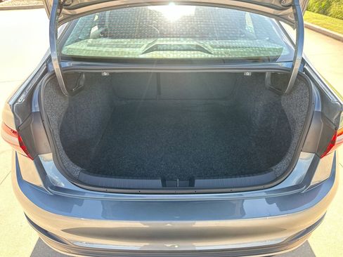 Used 2024 Volkswagen Jetta SE w/ Panoramic Sunroof Package image 22